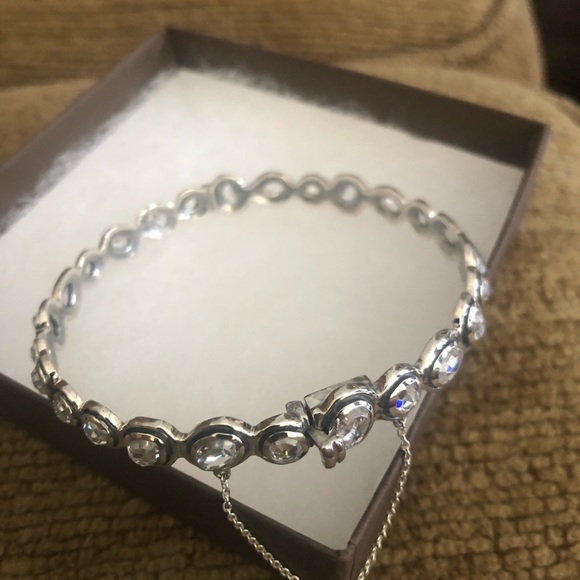 Silpada brilliance bangle bracelet 2 1/2” diameter - Picture 2 of 5